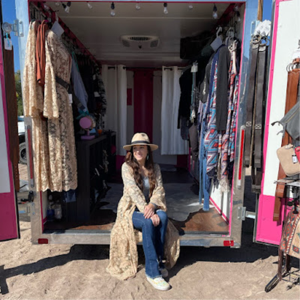 Meet your Posher, Renee